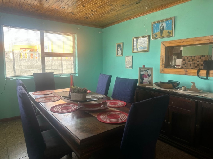 4 Bedroom Property for Sale in Electric City Western Cape